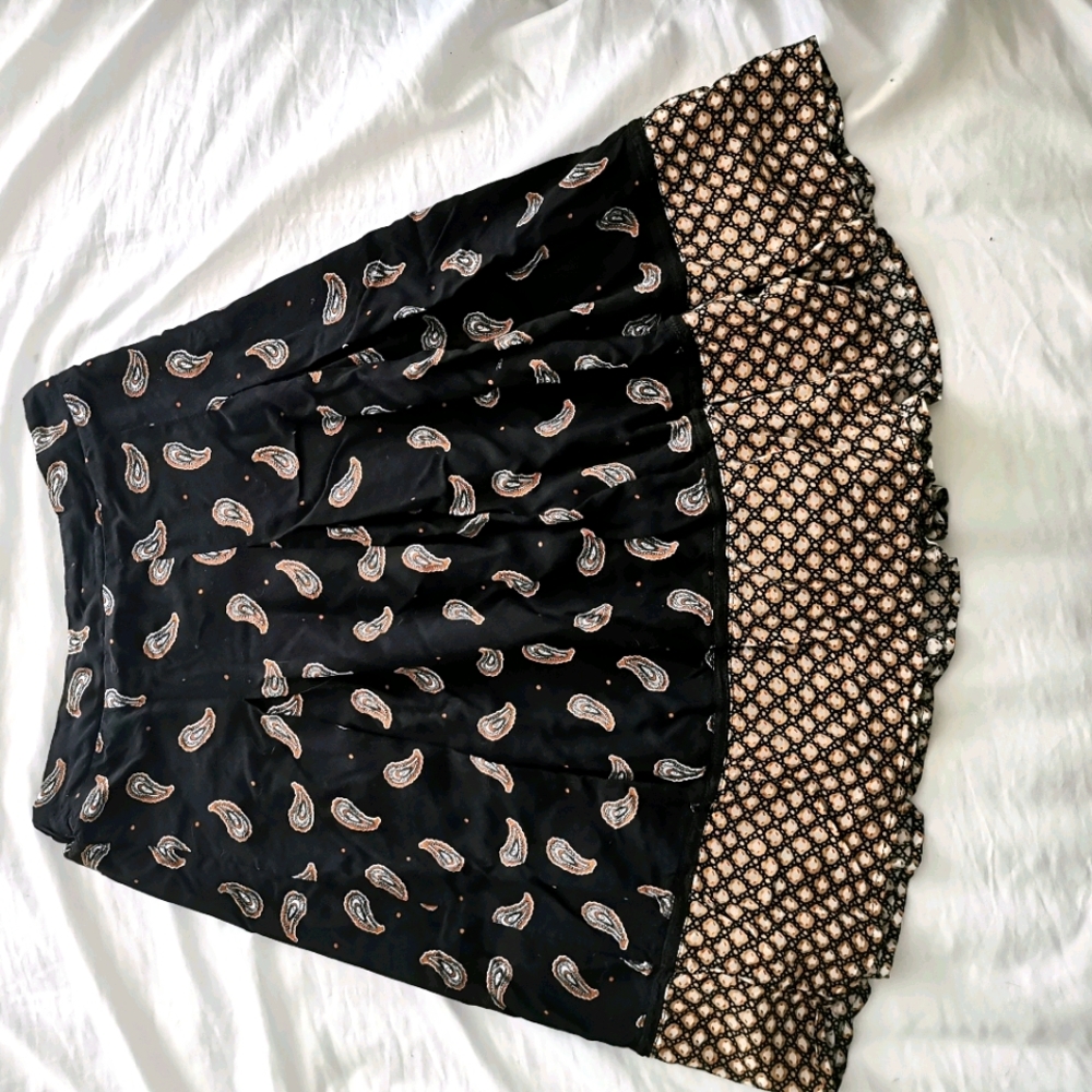 Solitaire Mid length Skirt size Small
